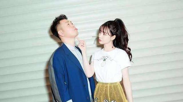 “人生导师”的乐嘉不再风光：时代抛弃你的时候，连招呼都不会打